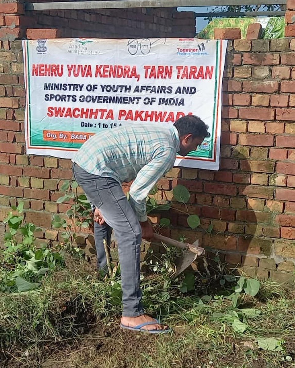 YuvaTarn's tweet photo. #नेहरू युवा केन्द्र तरन तारन के बाबा डरा मल वेल्फ़ेर सॉसाययटी द्वारा जिले के वलटोहा ब्लाक में 1 अगस्त-15th अगस्त तक स्वच्छता पखवाड़ा का आयोजन किया जा रहा है।
#Swachhata Pakhwada
#150yearsofMahatma
#swachtahiseva
#azaadikaamrutmahotsav
@Nyksindia @nyksPunjabCHD https://t.co/ZCuEeiKZEG