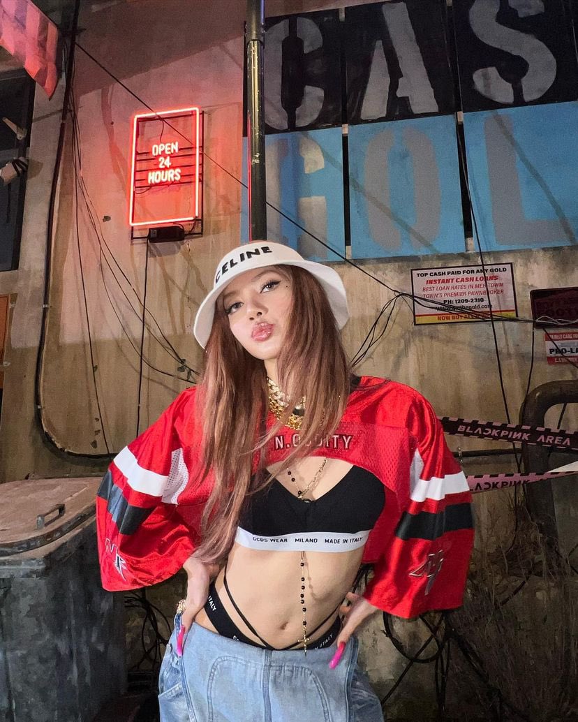 robrtcode's tweet photo. Black paint and ammo, got bodies like Rambo🔥 

#LISA #LALISA #MONEY #SG https://t.co/PndK41ydmk