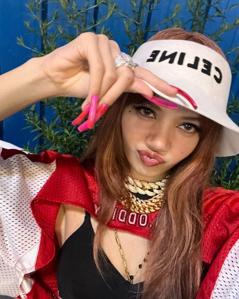 robrtcode's tweet photo. Black paint and ammo, got bodies like Rambo🔥 

#LISA #LALISA #MONEY #SG https://t.co/PndK41ydmk