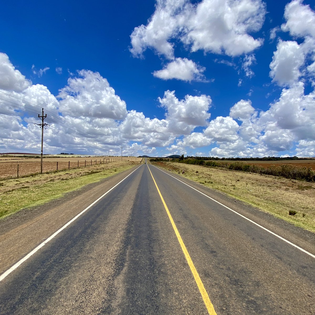 bonitaonsafari's tweet photo. Chalbi Desert. If you have never been, gather here.
The total Distance from Nairobi to the desert is approx 730km via Marsabit Town. (Extremely good road from Nairobi to Marsabit)
I strongly recommend going with a tour operator like @KilianTours. They know the area in and out. https://t.co/1PkKcQOVID