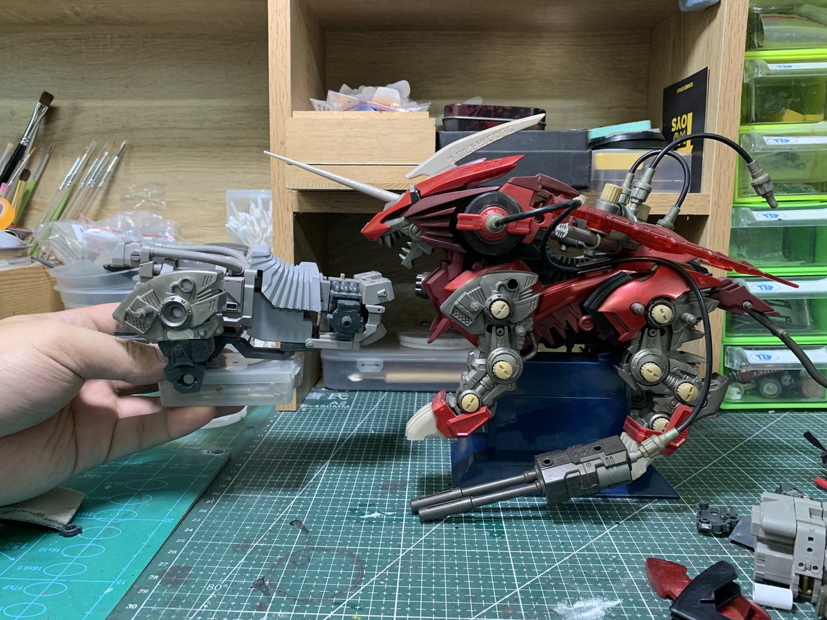 Wuang18's tweet photo. Almost done two first legs #zoids #zoid #zoidsgeneration #zoidshmm #commissionsopen #painting #paint #ligerzero #zoidschaoticcentury #zoidsnewcentury #zoidscustom #custom #gkmodel #shieldliger #HMMShieldLiger #energyliger https://t.co/U4QOnaYDgU
