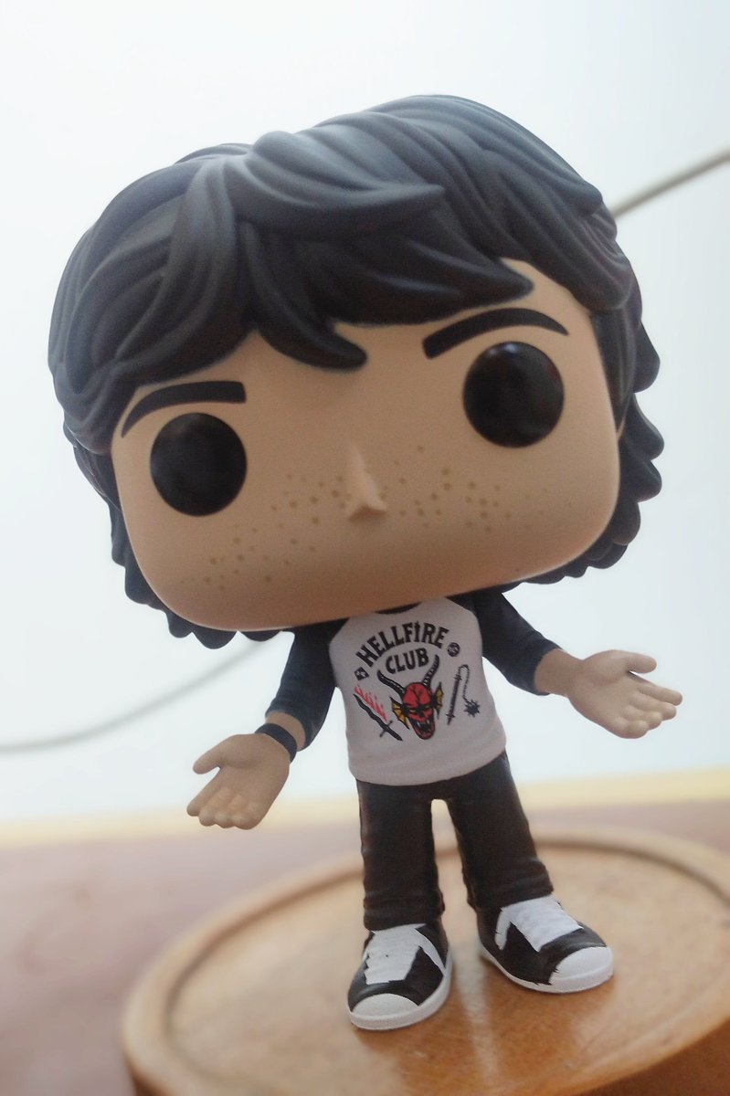 NoStrangerToLyn's tweet photo. I HAD HIM FOR LIKE 2 WEEKS AND THIS IS THE FIRST SETTING HIM FREE He's absolutely adorable and I need to get season 4 eleven just to make them kiss https://t.co/30dl9hFPX9