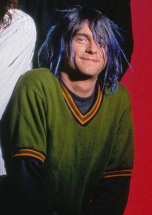 jonstracksuit's tweet photo. of course you dye your hair and have pronouns https://t.co/lMaiBplhTV