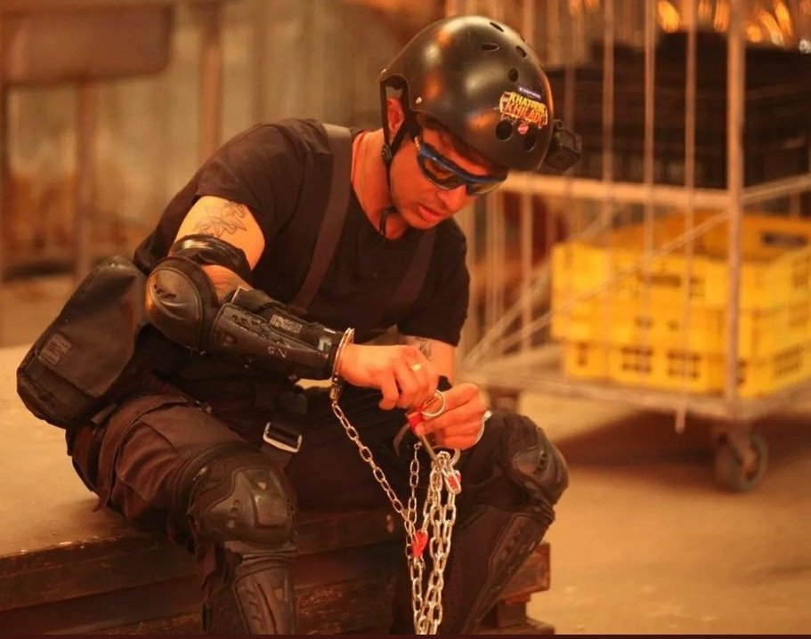 Raksha_007's tweet photo. I'm sure this was the dynamic stunt Capella was talking about in her stories &amp; how happy she was for Pratik after performing it♥️

And I am damn sure Pratik performed this stunt soooo well like a blockbuster🔥 @realsehajpal

#PratikSehajpal #PratikFam 

#KKK12 #KhatronKeKhiladi12 https://t.co/CuSbMZ5hU1
