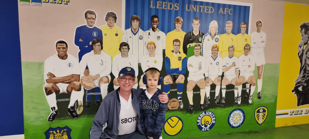 cluffy84's tweet photo. Jacob had a great evening, which got better when his favourite @LUFC player #Rodrigo came on. It's a great feeling when your 5 year old wants to come every week! #lufc4life #MOT #ALAW https://t.co/VPs0qR4HPv
