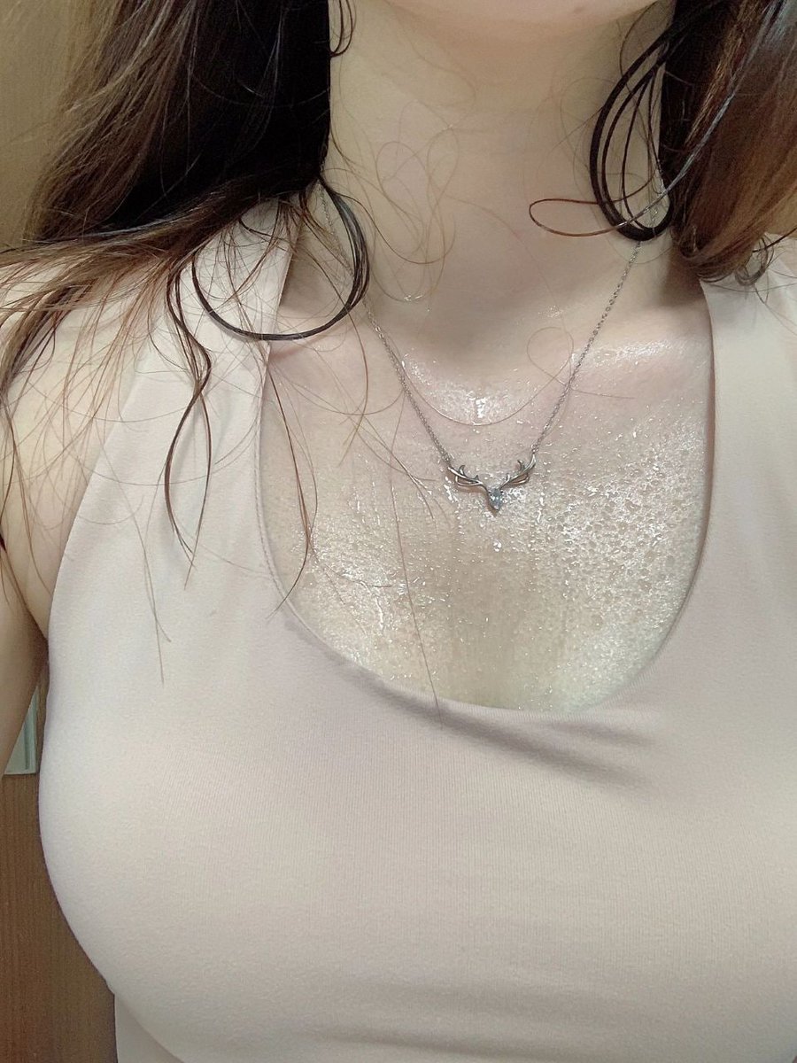 今天下雨，健身房消耗了今天的卡路里，女人做到自律才是最可爱的人。~~