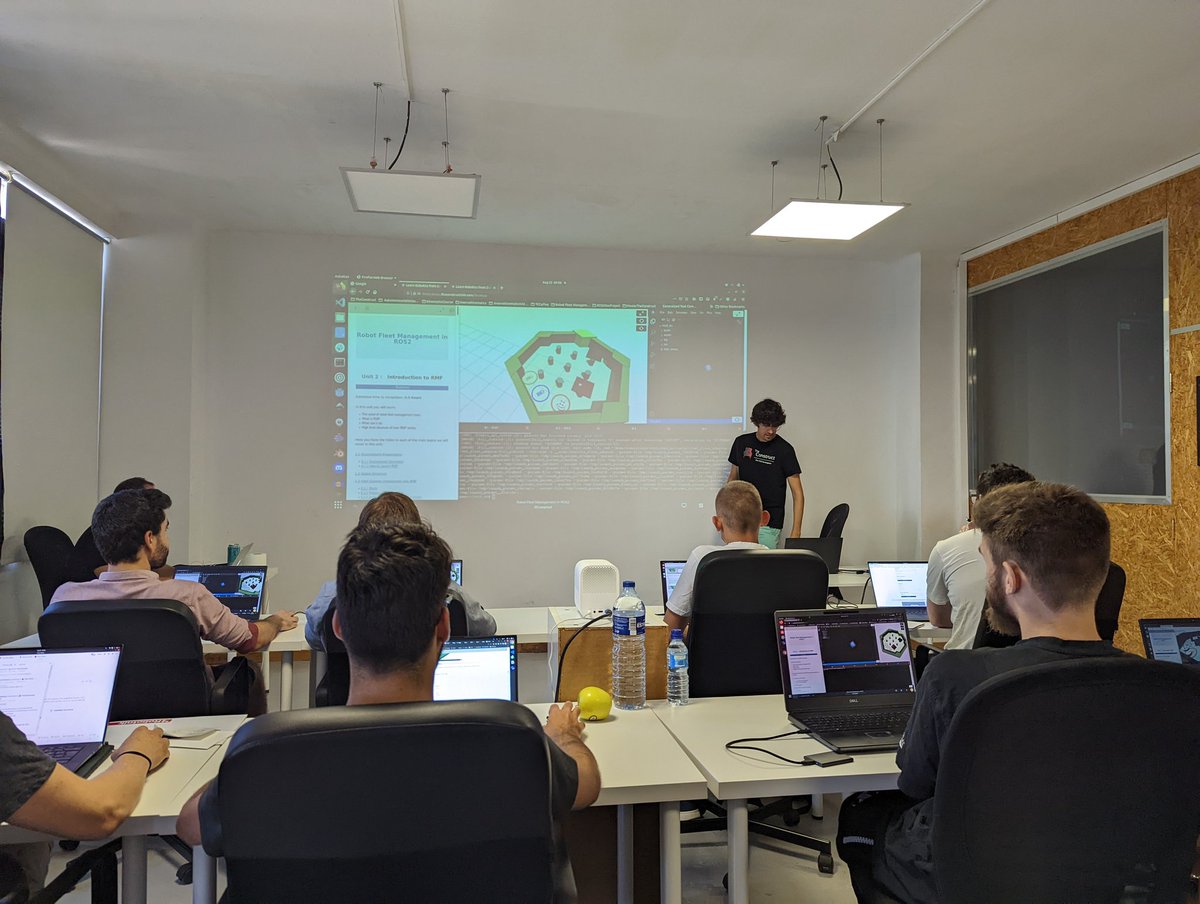 brianlmerritt's tweet photo. #theconstruct summer school learning robotic Fleet management https://t.co/3dI2yEkywf