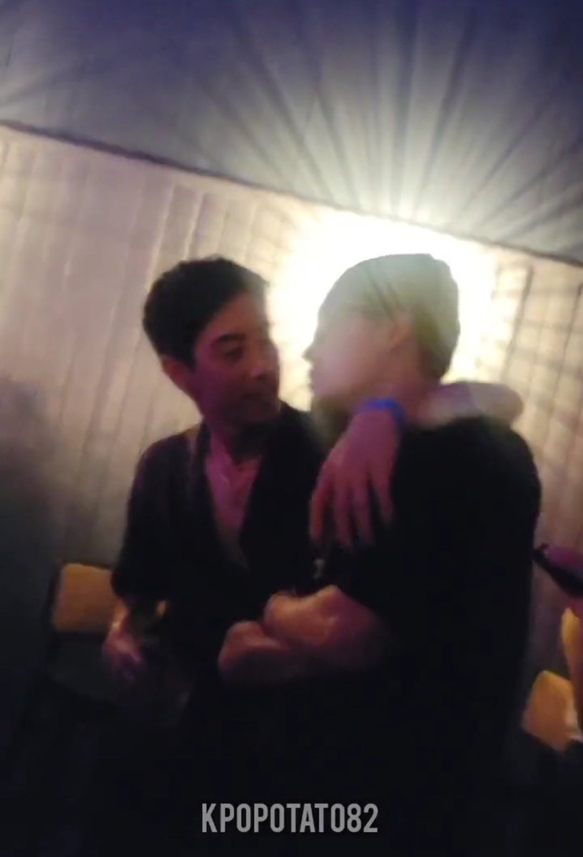 aaaaam_d1's tweet photo. เธอกับเเสงไฟสลัวเเละเสียงเพลง❤️‍🔥❤️‍🔥
#jark #markson #JackMark https://t.co/hXkrOMt96q