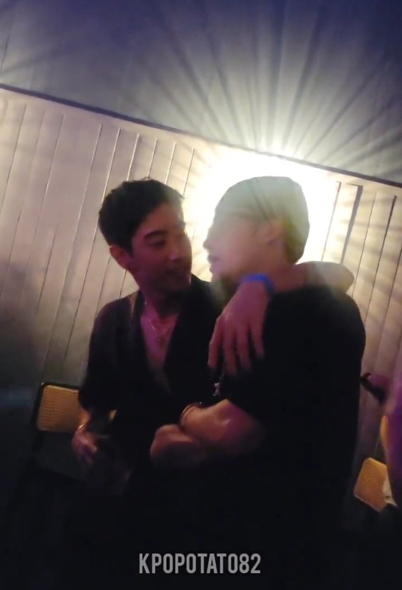 aaaaam_d1's tweet photo. เธอกับเเสงไฟสลัวเเละเสียงเพลง❤️‍🔥❤️‍🔥
#jark #markson #JackMark https://t.co/hXkrOMt96q