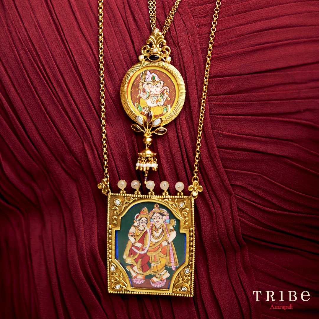 TribeByAmrapali's tweet photo. Modern meets timeless.
Click the link to shop https://t.co/PZX5pBP7W1
#TribeAmrapali #Jewellery #JewelleryLove #FashionJewellery #JewelryDesigner #JewelleryDesigner #JeweleryAddict #HandcraftedDesigns #ThanjavurArt #GodMotifs
#TraditionalCollection #KalaiCollection https://t.co/0rO46roeAQ