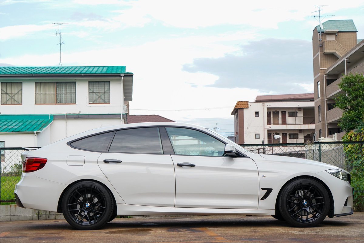 dvyfjhadu's tweet photo. ＃車売ります 

【BMW3シリーズGT 】
平成27年式　47000キロ
車検令和6年4月
車体本体価格248万円

GZOXガラスコーティング
デイライト仕様　社外ホイール
リップ取り付け
現車確認OK ローンOK

＃車売ります　#車両販売
＃車買います　#bmw  ＃格安車両 https://t.co/Gu1m93loEc