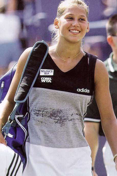 ANNA KOURNIKOVA - Página 15 Fa_U-LrX0AAQJOH?format=jpg&name=900x900