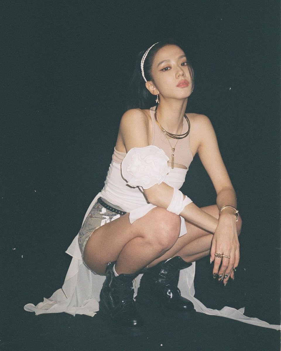 archivejisoo's tweet photo. https://t.co/hr5l1ijRNw