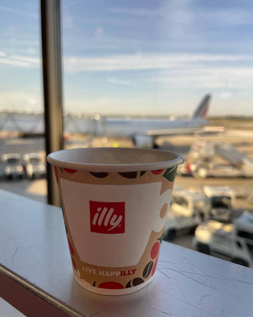 gillespudlowski's tweet photo. Quand le 2e #peritdejeuner est à #orly avec un #flanparisien et un #cafeilly … #aifrance #parisorly #dimancheaorly #yummy #foodpics #foodstagram #instagood #foodforthought #delicious #gourmandise #fresh #tasty #food #foodporn #foodies #parisestunefet… https://t.co/9P5dsH7nMJ https://t.co/4AF0hNwgPu