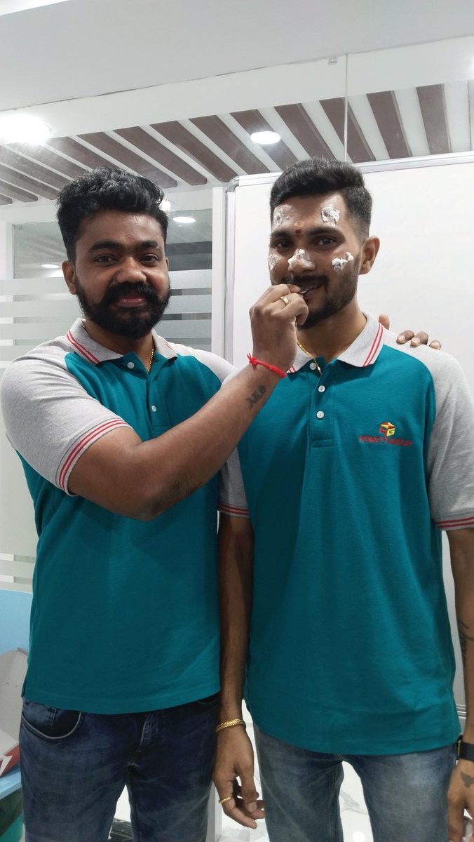 HoneyyGroup's tweet photo. Wishing you a very happy birthday Mr.Vijay Kumar(ABM- Vizag Zone-1) May this birthday be the beginning of good times and bring prosperity to you.
#happybirthday #birthdayboy #birthdaycake #birthdaycelebration #ManyManyHappyReturnsOfTheDay #wishyouaveryhappybirthday https://t.co/swelMR5RgY
