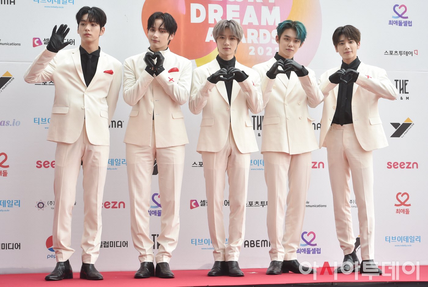 Fa_VqL9acAA6wuL?format=jpg&name=large