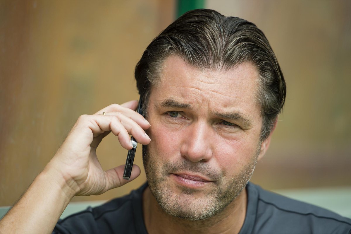 BVB's tweet photo. 💛 60 JAHRE MICHAEL ZORC 

🎂 Alles erdenklich Gute zum 60. Geburtstag, Michael! Einmal Borusse, immer Borusse. ♾ https://t.co/22mGXRQ0yt
