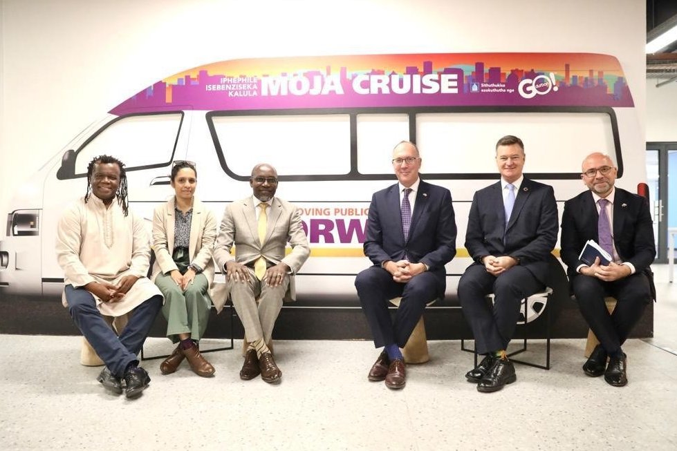 ukinsouthafrica's tweet photo. @AJPhillipson met @eThekwiniM Mayor Mxolisi Kaunda &amp; visited Bridge City in #Durban to see how #transport policies can drive #inclusive economic growth.🇬🇧 is proud to partner with 🇿🇦cities on

✅sustainable urban planning  
✅affordable public transport
✅resilient infrastructure https://t.co/VxtszzIfLs