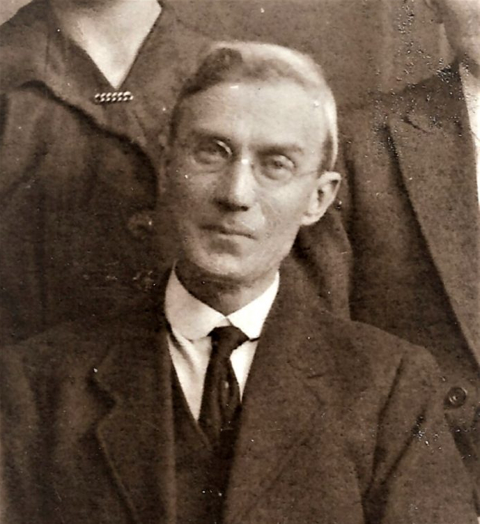 SouthGeorgiaHT's tweet photo. Gavin Ranson's great grandfather Morris Ranson visited Shackleton in Millwall Docks with his son Morris, aged 12 (my grandfather). Heoften told me of meeting Shackleton.
My Shackleton: https://t.co/HaaZNW8OHq
Image: My grandfather
#MyShackleton #SGHT #SouthGeorgiaMuseum https://t.co/NELtVokjpb