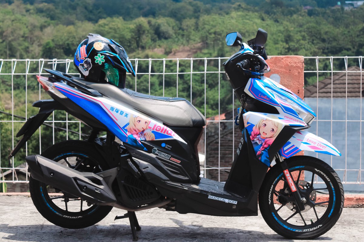 Rinoarashi39's tweet photo. Reintroducing my Itansha~
bike: 2016 Honda Vario 125
chara: Natsumi Onitsuka from Liella! - Love Live! Superstar!!
#itansha #itasha #vario #鬼塚夏美 #ラブライブ #ラブライブスーパースター #lovelivesuperstar #lovelive #liella #honda #click #hondaclick #click125i #hondavario https://t.co/3NJ7hfDoqi