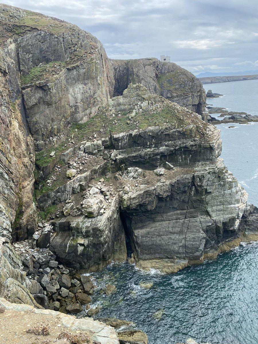 MatthewCPhotos's tweet photo. South Stack Lighthouse, Anglesey #SouthStack #SouthStackLighthouse #Anglesey #IsleOfAnglesey #YnysMon #YnysMôn #NorthWales #WalesCoastPath #Gwynedd #Wales #Cymru #Lighthouse #IrishSea #StGeorgesChannel #LlynPeninsula https://t.co/j2xJxSqPR4