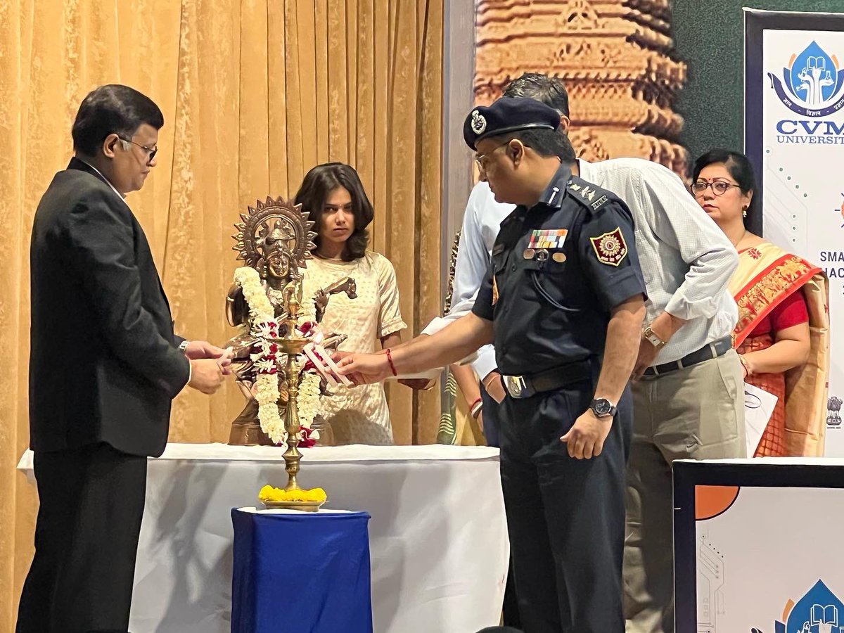 adit_cvmu's tweet image. Inauguration of Smart India Hackathon 2022 at ADIT-CVMU Nodal Centre #SIH2022 #InnovationSeAtmanirbharBharat #cvmuniversity #adit_cvmuniversity 

@narendramodi 
@PMOIndia 
@EduMinOfIndia 
@PIBHRD 
@mhrd_innovation 
@AICTE_INDIA 
@abhayjere 
@SIH2022_MIC
@NDRFHQ 
@cvmu
@adit_cvmu