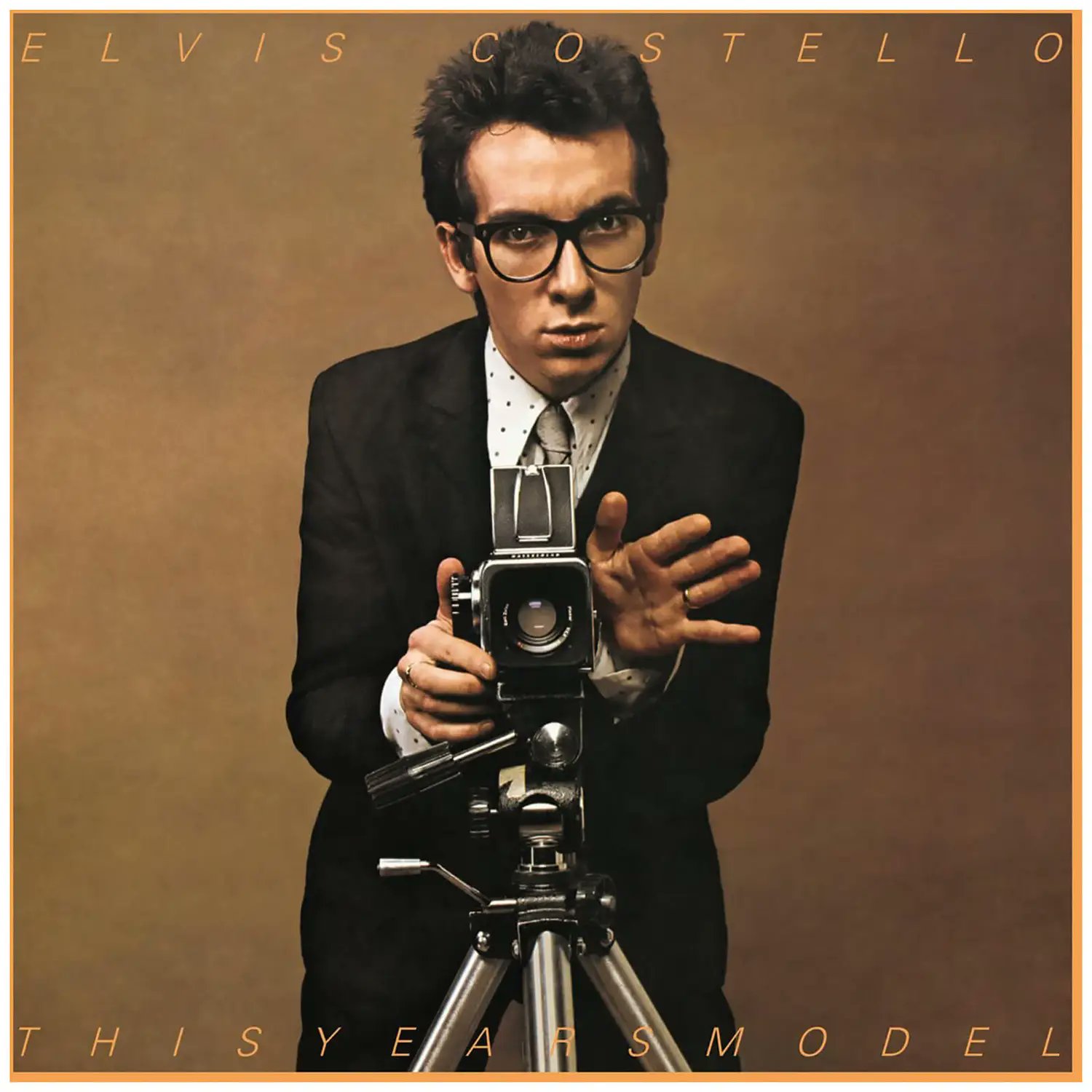 Happy Birthday Elvis Costello

25 août 1954, Paddington, Londres  