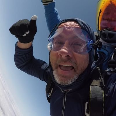 ERPDF's tweet photo. Thu,   Fri,   Sat   &amp; ...
Sunday 28th August THEY JUMP !
Skydive For ERPDF
https://t.co/4cFgTCXSRe

Fundraiser for Essex RPDs in memory
of Police Dog Mitch

Pls support these brave folks.
Here's some of the team
Cheering is expected 🐾💙🐾
More news every day...
@neatanddame https://t.co/VYYQUA6e28
