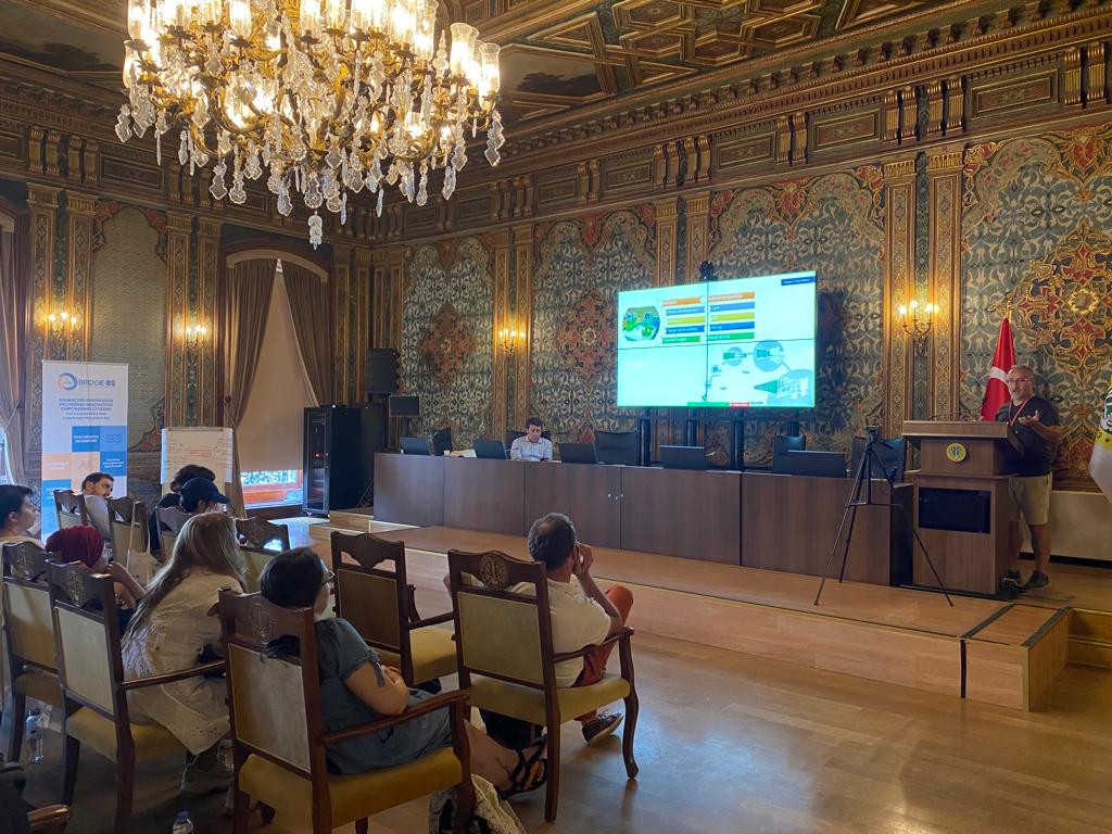 BRIDGE_BlackSea's tweet photo. As a concrete example of #BlueBiotechnology, Murat Telli, the founder of Beta ALG Biotechnology, introduced his startup company that conducts projects on microalgal biotechnology to develop innovative products within the concept of #greentechnology for food and cosmetic sectors. https://t.co/4oK2qLXxCi