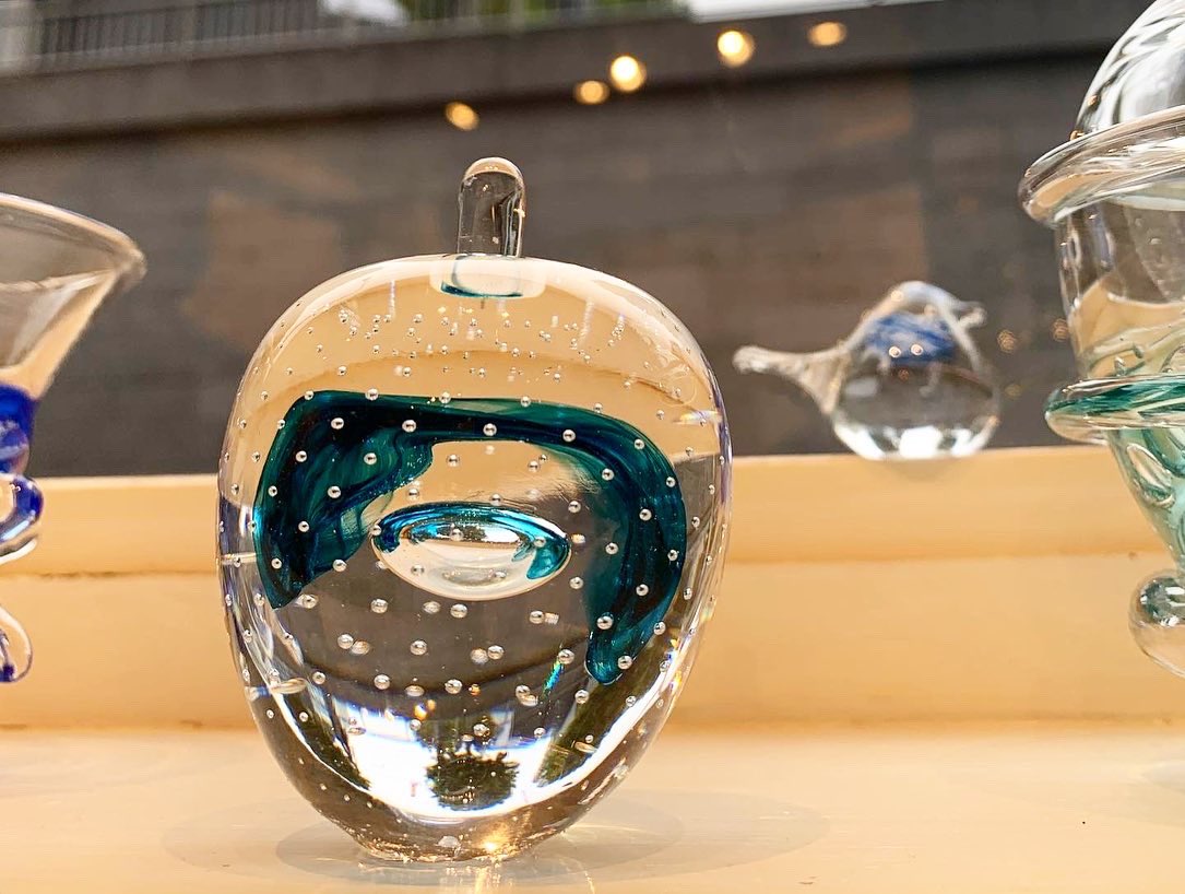 taCRAFT_GALLERY's tweet photo. 大好きなガラス✨
9月は沢山のガラスに出会えます✨
#glass works
#GlassJohn
#ガラス
#taGALLERY
#Exhibition
#Art
#乃木坂駅出口2左に45歩
#乃木坂の小さな建物
#nogizaka
#乃木坂
#港区 https://t.co/iXehzHU6eq