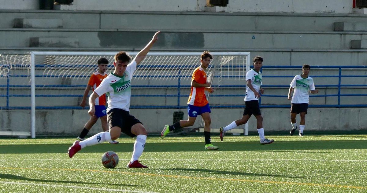 EscuelaTrival's tweet photo. 📸 Este miércoles jugaba el Juvenil Nacional en La Canaleja 🏟.

Los chicos de Rubén ganaron 1️⃣-0️⃣ al @cdisoba ⚽️💥.

¡#VamosTrival ❤️💚! https://t.co/LSoI1fTjtm