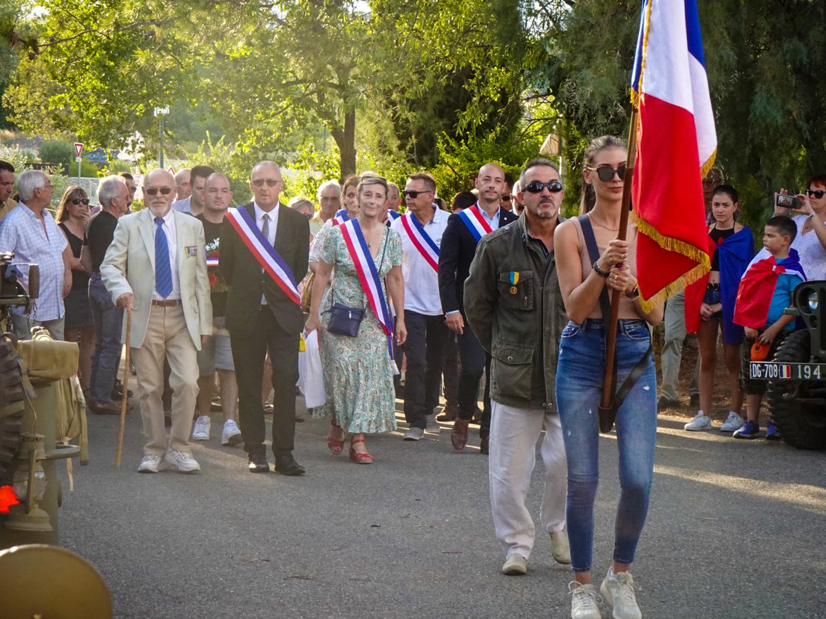 BaubryR's tweet photo. Une semaine intense à rendre hommage à tous ces hommes qui se sont battus pour une Provence libre !
De #Rognes à #orgon en passant par #Eyguieres et #alleins, j'ai assisté aux cérémonies en présence de personnes qui font perdurer ce #DevoirDeMémoire si important. https://t.co/1KaZkXJ66S