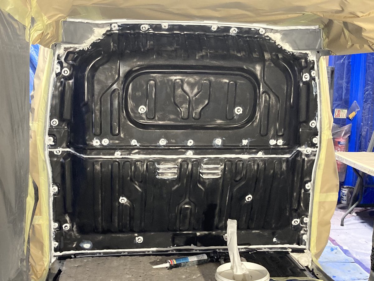 SpeedlinerEuro1's tweet photo. Bulkhead sealed and sprayed with #speedliner https://t.co/Yh8zCnugtB