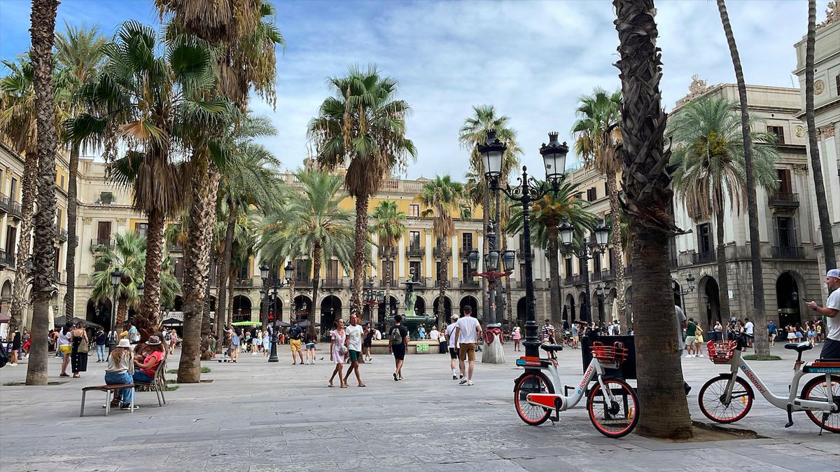 Fantastic to be in #Barcelona supporting clients to evaluate the impact of their stands at #ESCCongress

We'll be helping to measure footfall, engagement rates, dwell times, and also enjoying this beautiful city!

#EventProfs #Pharma #EventTech