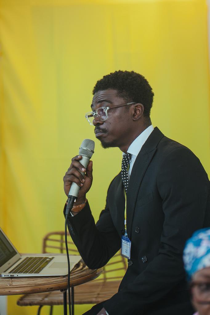 albertleanne's tweet photo. Merci à @theokwelians qui a donné la parole aux chercheurs pendant la première édition de son campus chercheur.
Ensemble nous bâtirons le vrai Cameroun 🇨🇲. https://t.co/ir0s3STuBc