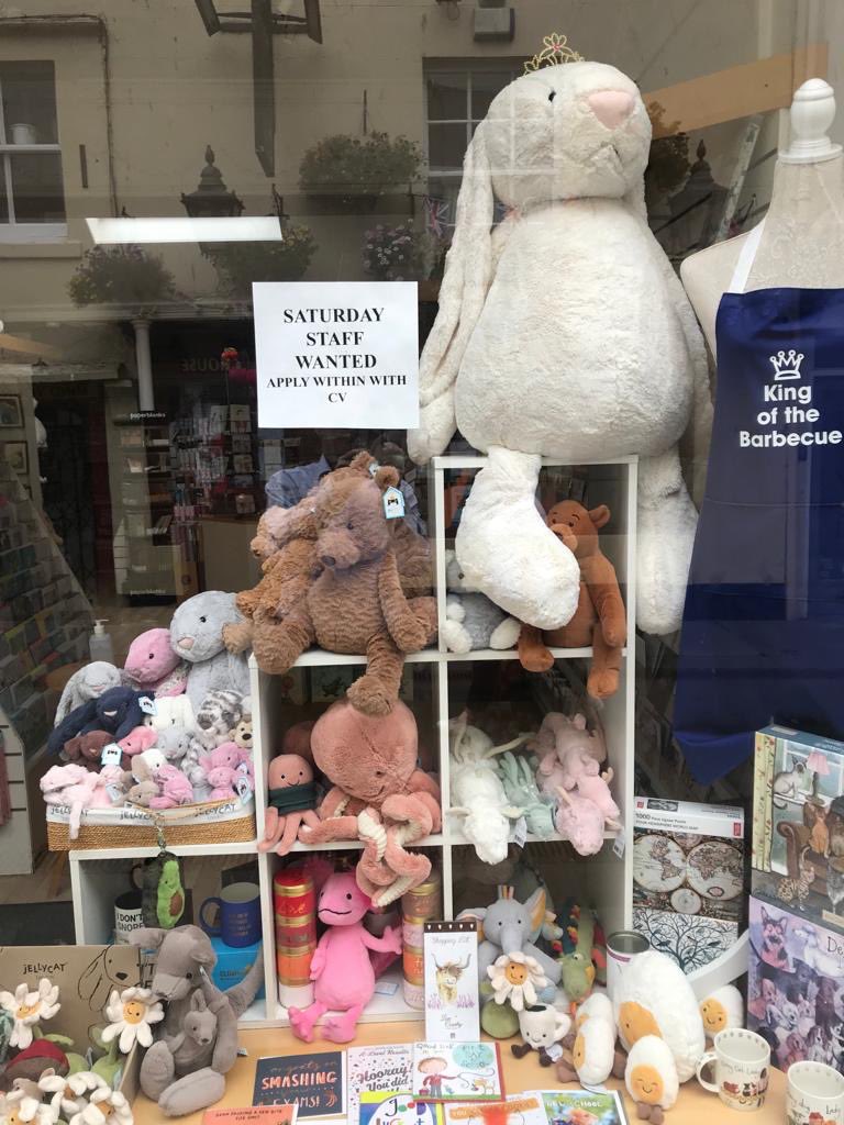 Spread the word or drop in your CV if you’re interested in joining our Bath Saturday crew @Beautyatno32 @visitbath @bathbid <a href="/bathshopping/">Best of Bath 2</a> #greetingscards #jellycat #gifts #saturdaystaff #permanent #familybusiness #indieretail #CV