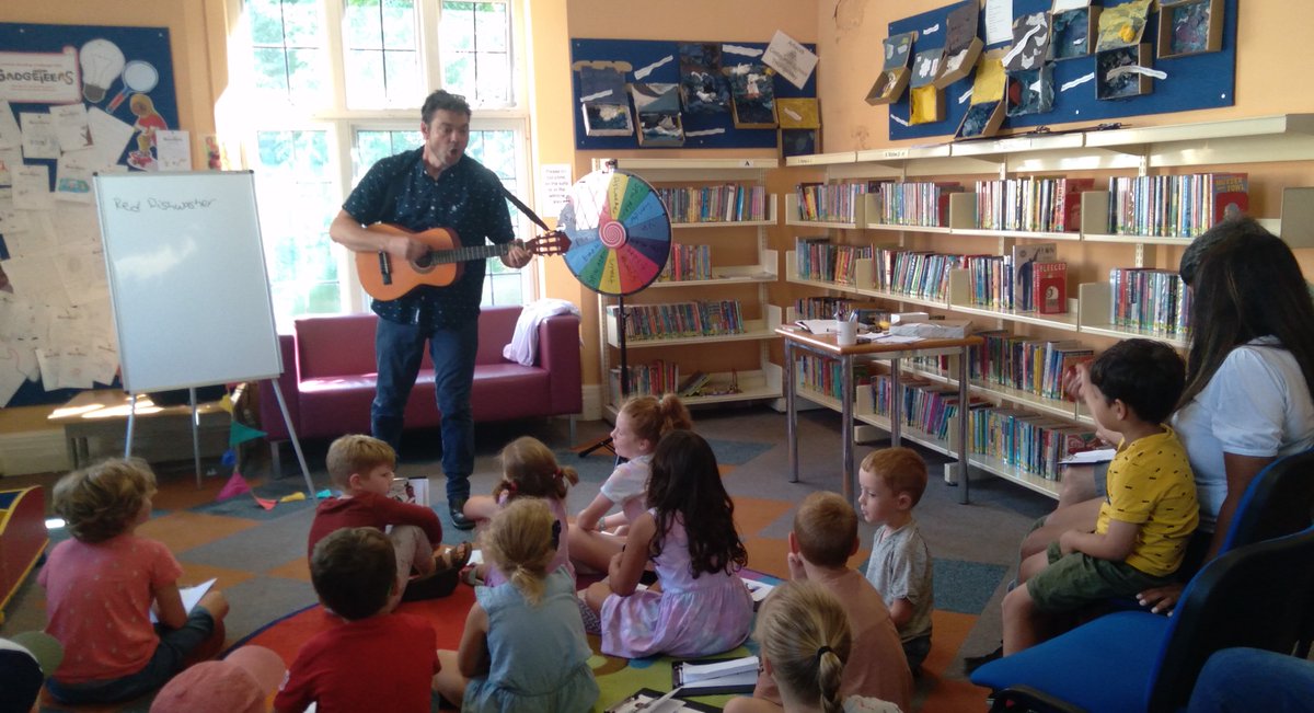 southendlibrary's tweet photo. The wonderful Justin Coe and an audience of supremely inventive Gadgeteers in full creative flow, at 'The Gift of the Gadget' event, at Leigh Library yesterday. β¨
A big #ThankYou to all who attended!
#TheGiftOfTheGadget #Interactive #Event #SummerOfReading #LeighLibrary https://t.co/EzSi5ZnlSh