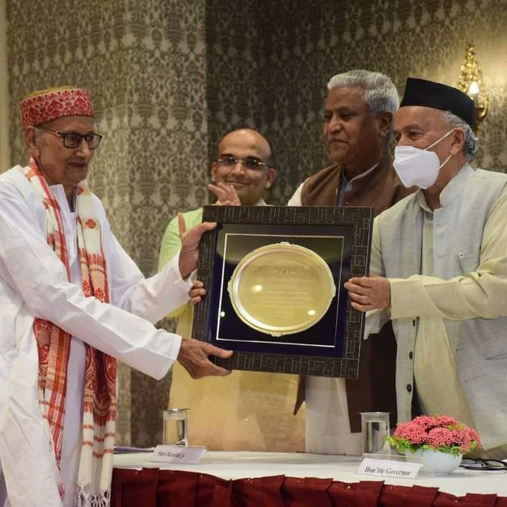 RPKNINDIA's tweet photo. जीवनगौरव पुरस्कार में सन्मानचिन्ह एवं २,५०,०० रुपये की धनराशि, गुणवत्तापूर्ण पत्रकारिता और पत्रकारिता -  विशेष उपलब्धि इन पुरस्कारों का स्वरुप सन्मानचिन्ह एवं १,५०,०० रूपए यह पुरस्कार का स्वरुप है।
#RPKNAwards2022 #RPKN https://t.co/BxuXWdi3ng