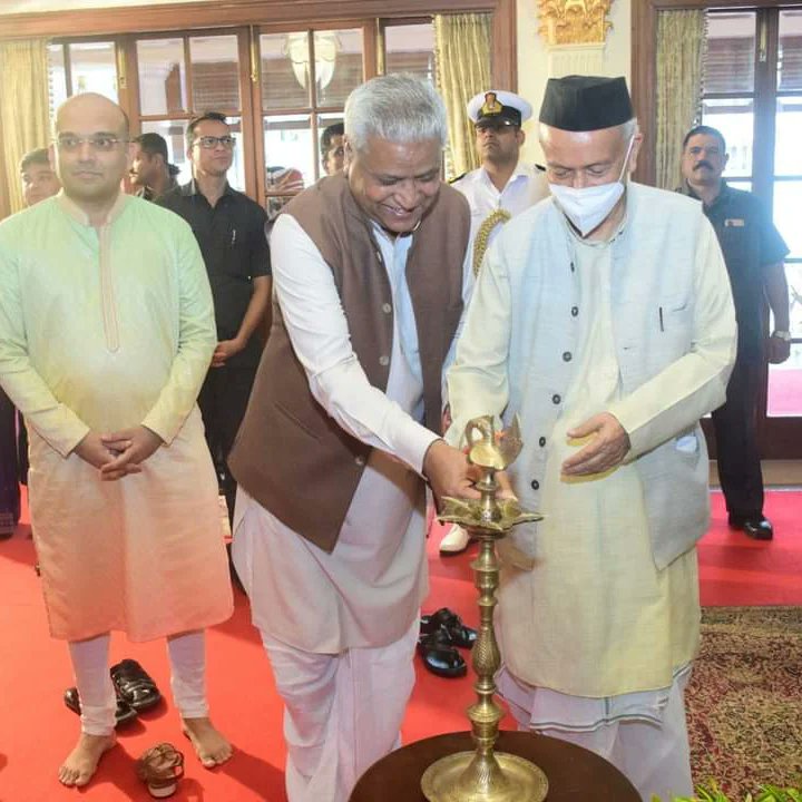 RPKNINDIA's tweet photo. जीवनगौरव पुरस्कार में सन्मानचिन्ह एवं २,५०,०० रुपये की धनराशि, गुणवत्तापूर्ण पत्रकारिता और पत्रकारिता -  विशेष उपलब्धि इन पुरस्कारों का स्वरुप सन्मानचिन्ह एवं १,५०,०० रूपए यह पुरस्कार का स्वरुप है।
#RPKNAwards2022 #RPKN https://t.co/BxuXWdi3ng