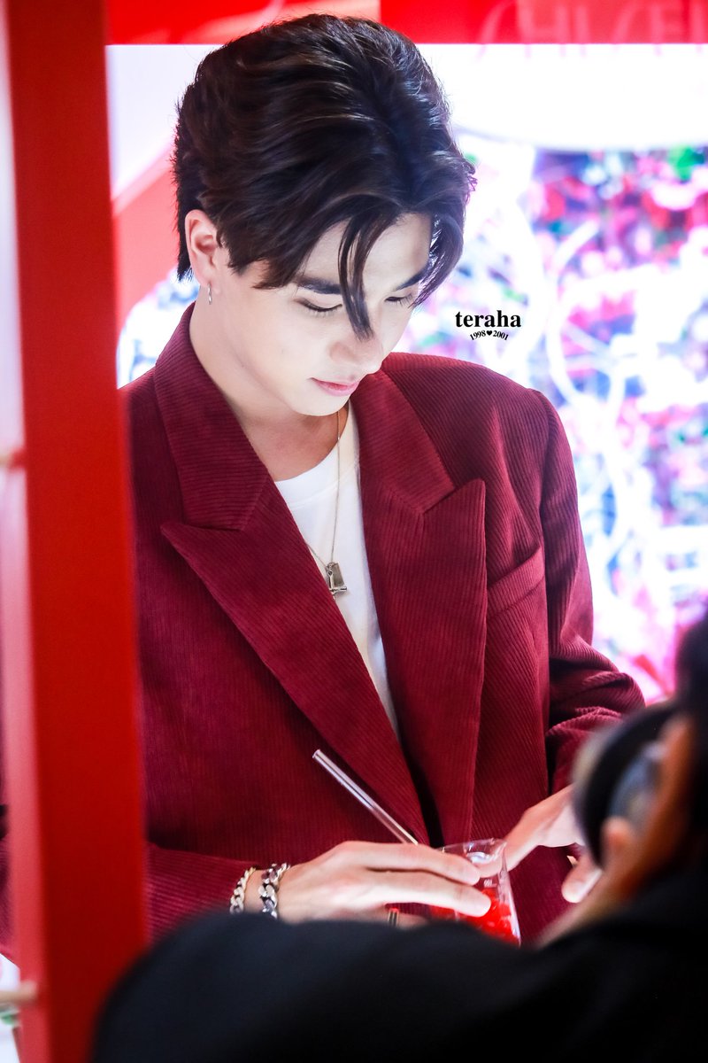 220825 Perth - Siam Paragon
.
Finally, I saw you 🥺😭 <a href="/perthppe/">PERTHPPE</a> 
.
#KDPPE
#PerthTanapon
#ShiseidoxOhmNanonPerth
