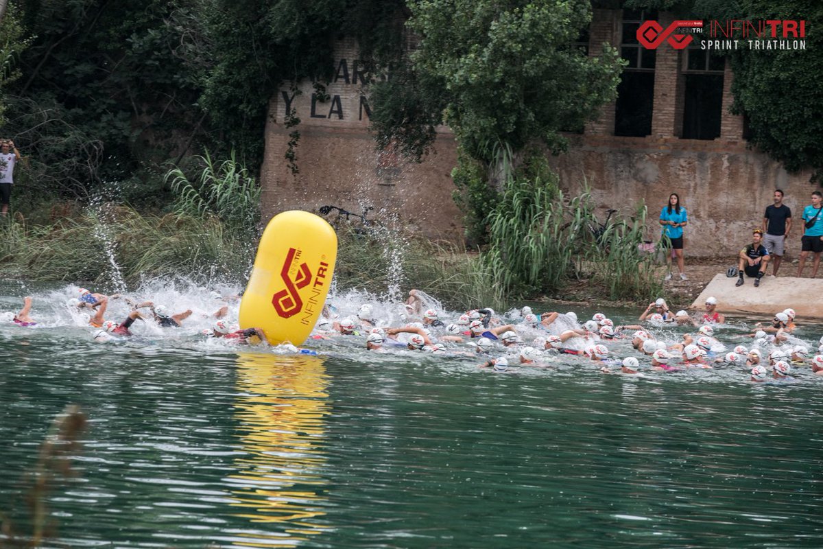 infinitrisprint's tweet photo. El segmento de natación de Vila-real nos tiene enamorados. 🏞
Lxs participantes nadan en las refrescantes aguas del río Mijares en un entorno natural que deja sin palabras. 750 metros rodeados de un paraje natural protegido. 🍃

¡Es muy especial! 😍 https://t.co/yBfNXEbMQP