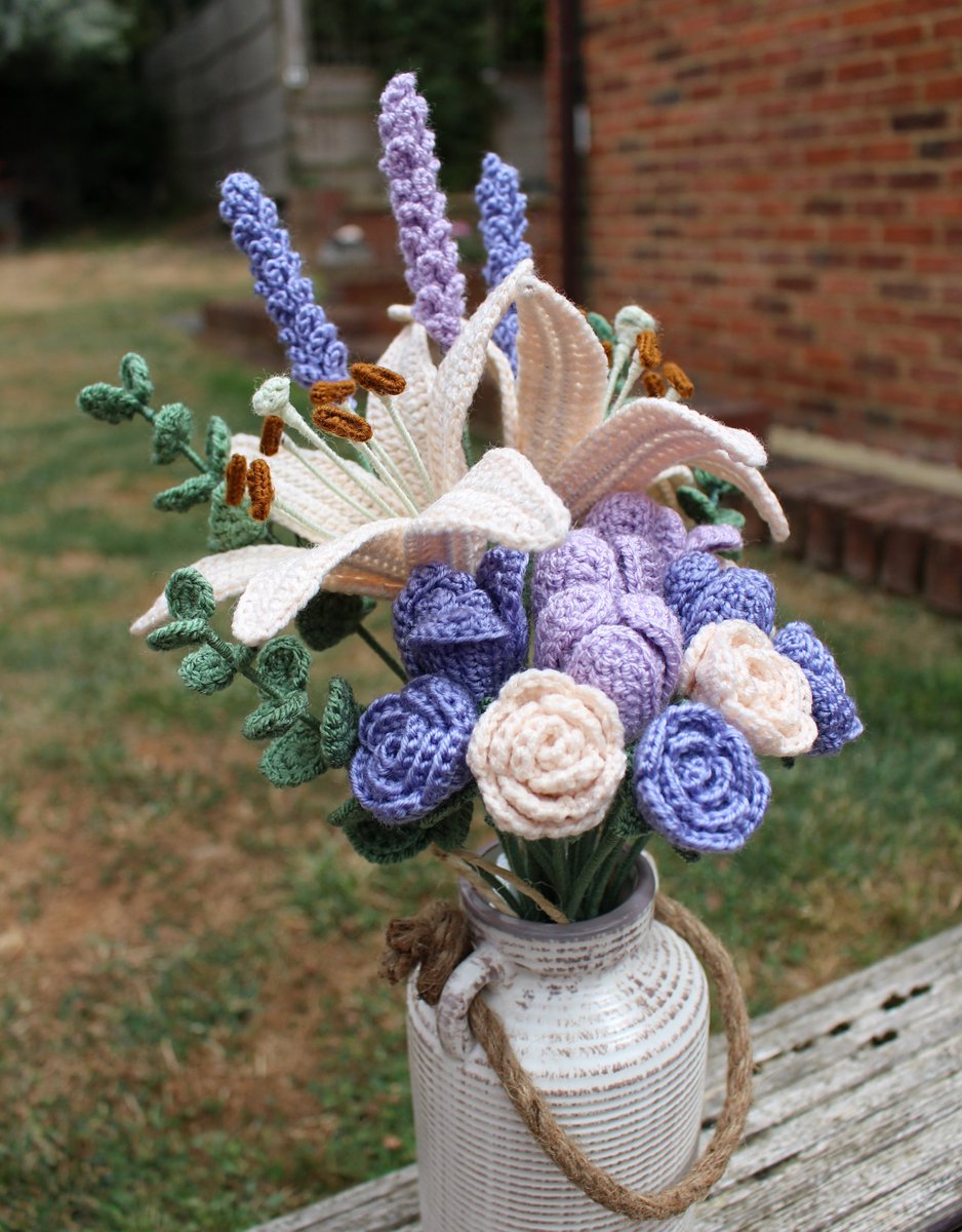 lotuskth's tweet photo. @kaitlynscafe I made these for my bro's partner's 30th 😊 https://t.co/8TUR7KbKDZ