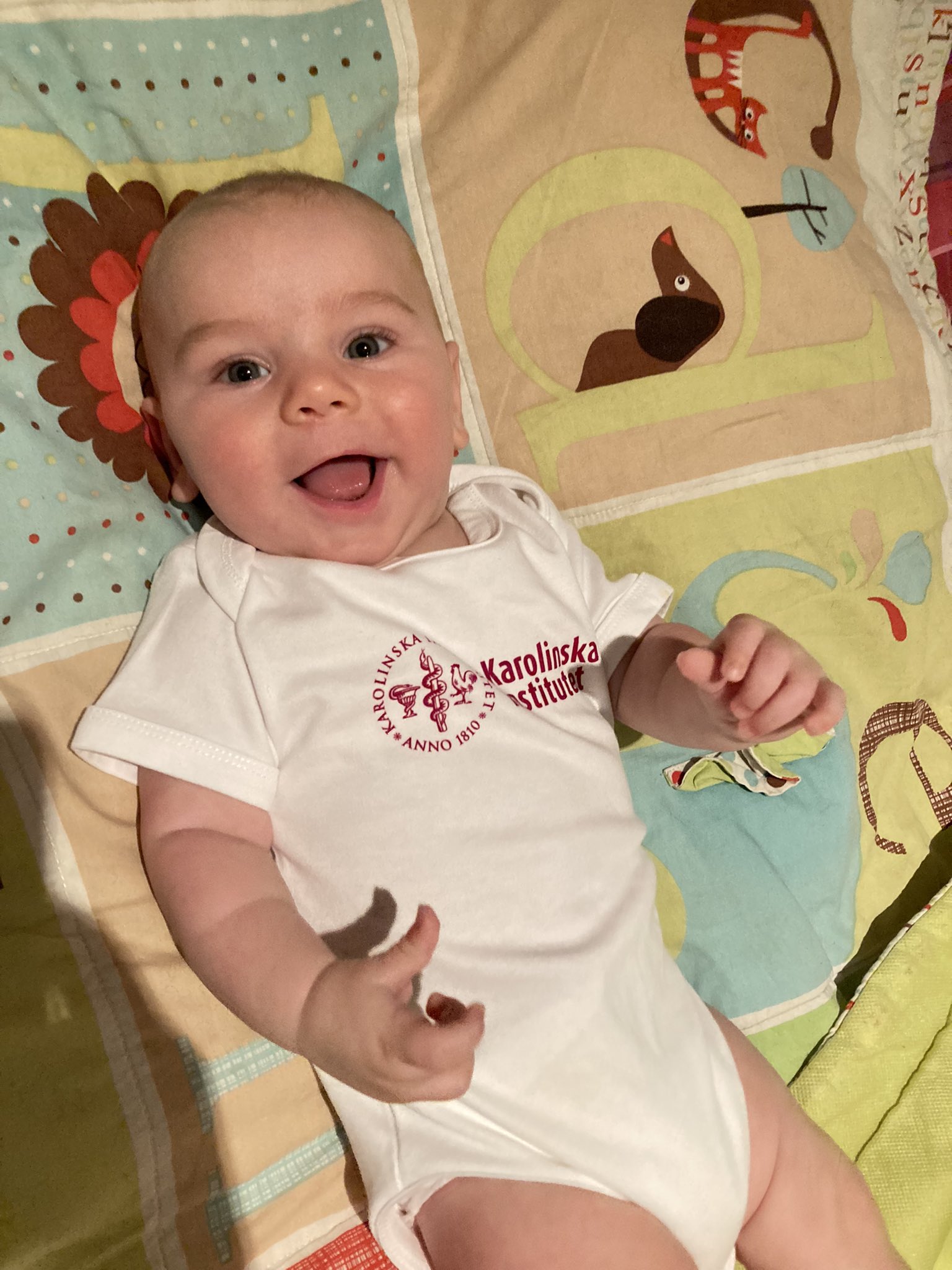 higgins-lab-on-twitter-thank-you-landen-xu-for-the-baby-grow-academicmum-karolinskainst