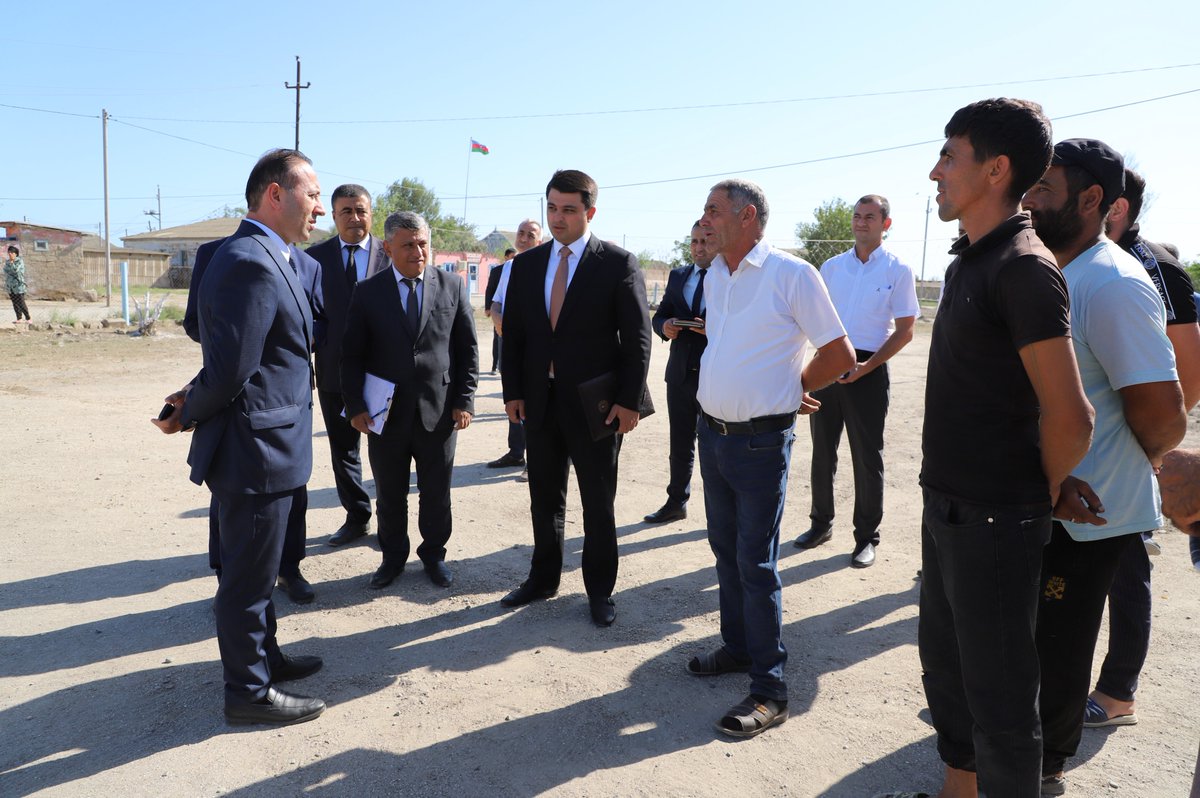 NeftcalaRayonIH's tweet photo. Neftçala Rayon İcra Hakimiyyəti başçısının rayonun yaşayış məntəqələrindəki sayca 23-cü vətəndaşların səyyar qəbulu Yeniqışlaq və Haqverdili kəndlərində keçirilib.
⠀ https://t.co/2c2RbftFaj