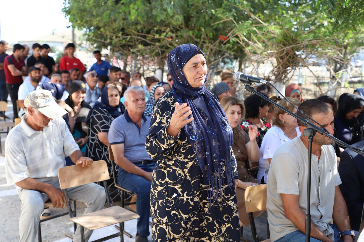 NeftcalaRayonIH's tweet photo. Neftçala Rayon İcra Hakimiyyəti başçısının rayonun yaşayış məntəqələrindəki sayca 23-cü vətəndaşların səyyar qəbulu Yeniqışlaq və Haqverdili kəndlərində keçirilib.
⠀ https://t.co/2c2RbftFaj