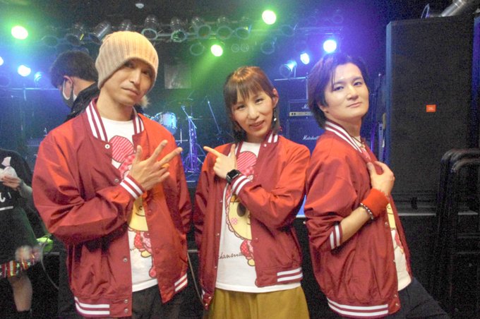 AI_eyeproject's tweet photo. ＜Clover Honey 新メンバー募集！＞

”ガチで”
メンバー募集しております。
性別・年齢・経験 全て不問
楽器は弾けた方がいいですが、弾けなくてもボーカル、ダンサー、パフォーマー等で活躍の場があります
楽器が弾ける方は、ギター、ドラム、鍵盤を始め、金管、木管、弦楽器なんでもオッケー！ https://t.co/MroD25tHhT