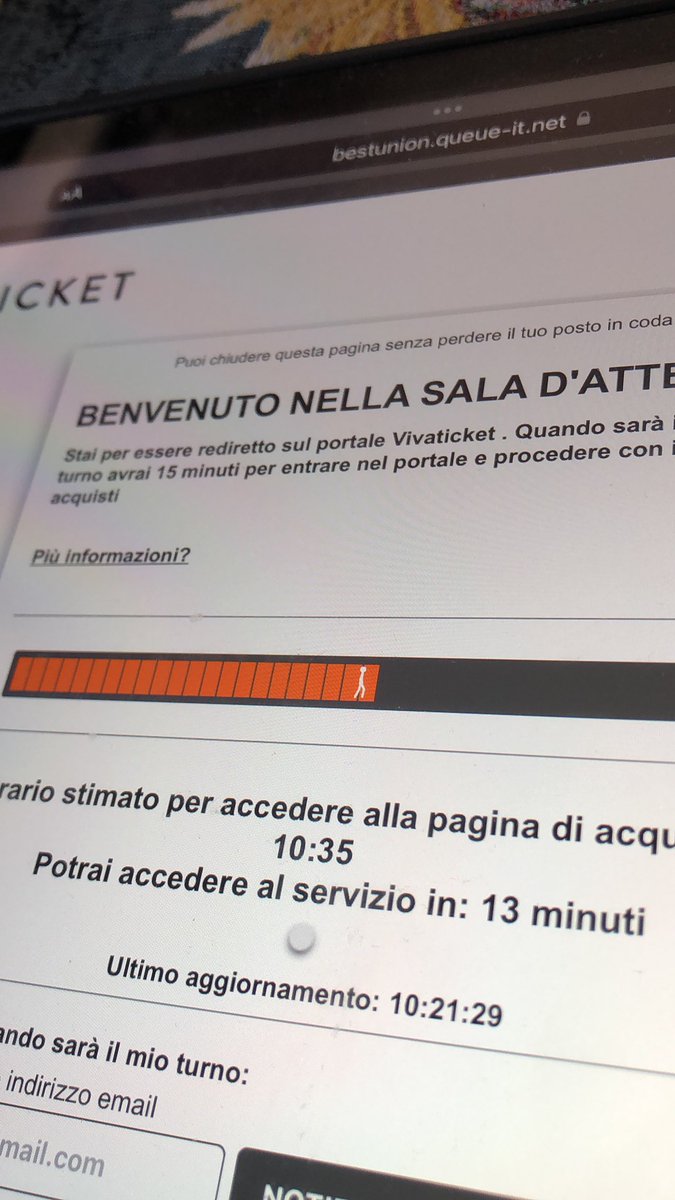 lauraaaabb's tweet photo. Ragazzi viva ticket mi da più gioie di tutti incredibile  #Coldplay https://t.co/GMDfm9CYGW