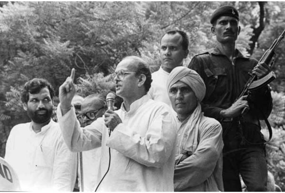 SudhansuRayyad4's tweet photo. the birth Anniversary of Bihar ex #CM Babu Bindeshwari Prasad mandal . he was a scion of the erstwhile Murho Estate and an Indian politician who chaired the Mandal Commission. Mandal came from a rich Yadav landlord family from #Madhepura in Northern #Bihar.
#mandal_commission https://t.co/UGeTJ6g6Eu