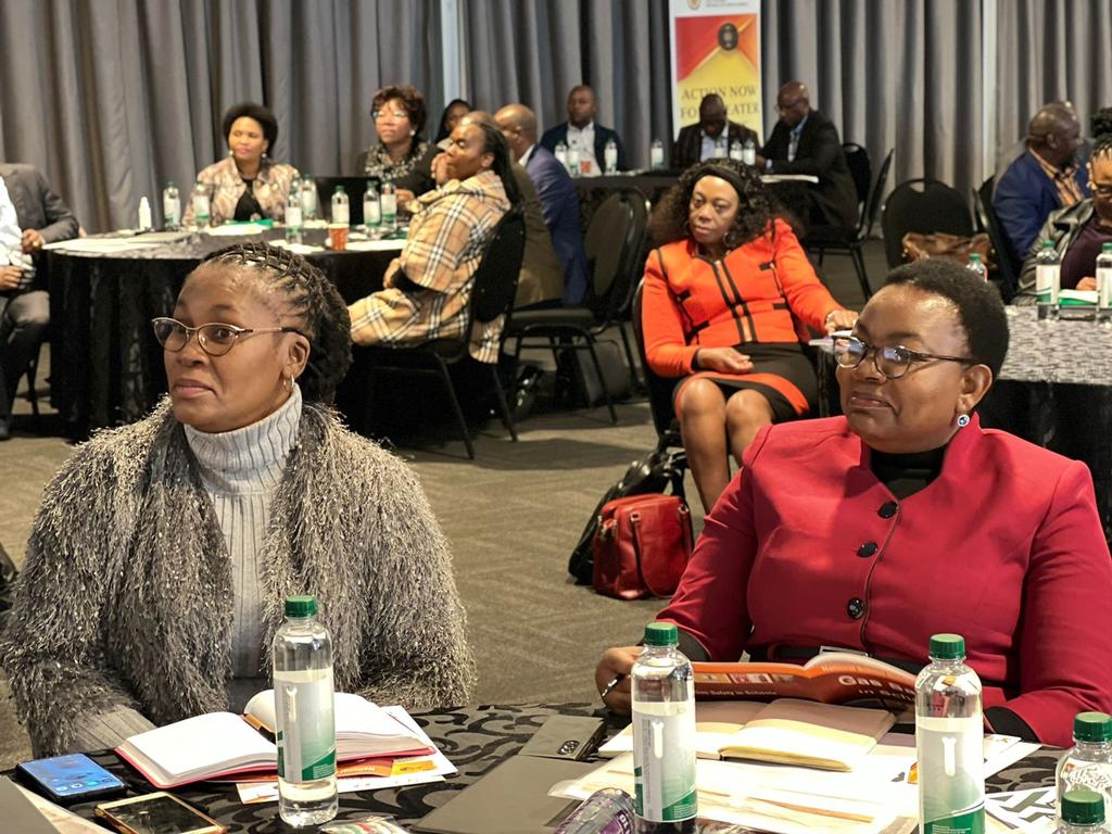 DBE_SA's tweet photo. The Deputy Minister of Basic Education, Dr @ReginahMhaule, is chairing Day 1 of #DDMLekgotla, and has emphasised the need to introduce and institutionalise the District Development Model in the basic education sector. https://t.co/kNZIac4M8r