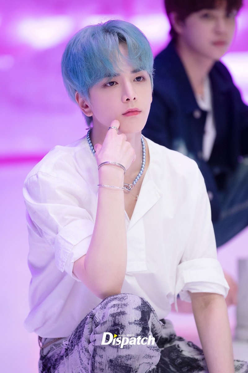 younaghoon's tweet photo. in gradation of cotton candy i yield the perfect gestures for the music video. still a perfect blue, the behind pictures of whisper is here that catch me all of a sudden. https://t.co/frDNCh7nzS
